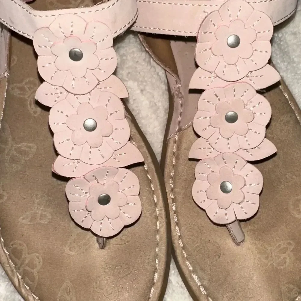 BOC 9 Blush Pink Soft Tan Footbed Faux Leather Flat Floral Strap Sandals